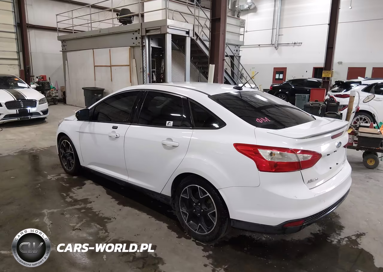 2014 Ford Focus Se VIN:1FADP3F25EL294000 - 3