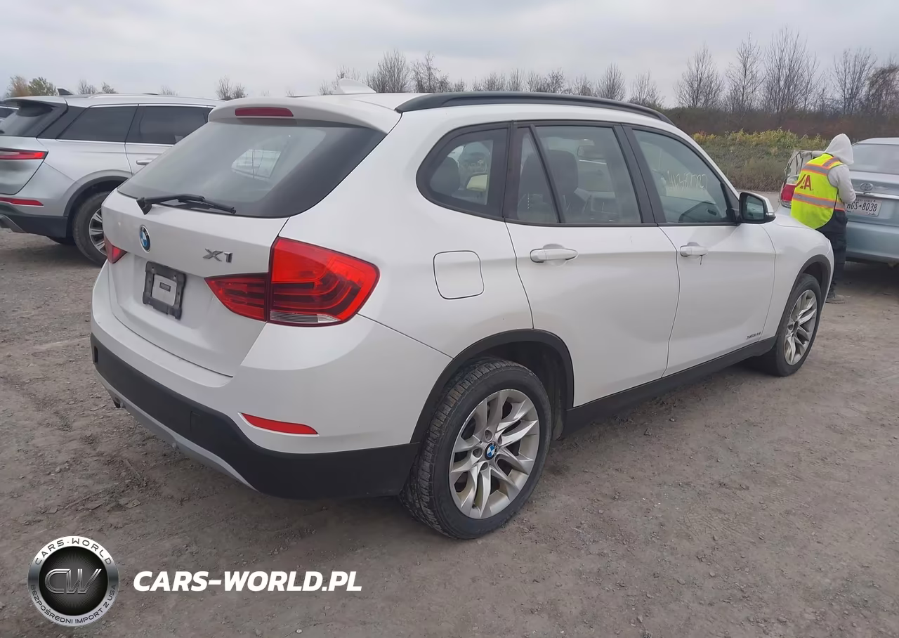 2015 BMW X1 xDrive28I VIN:WBAVL1C59FVY32309 - 4