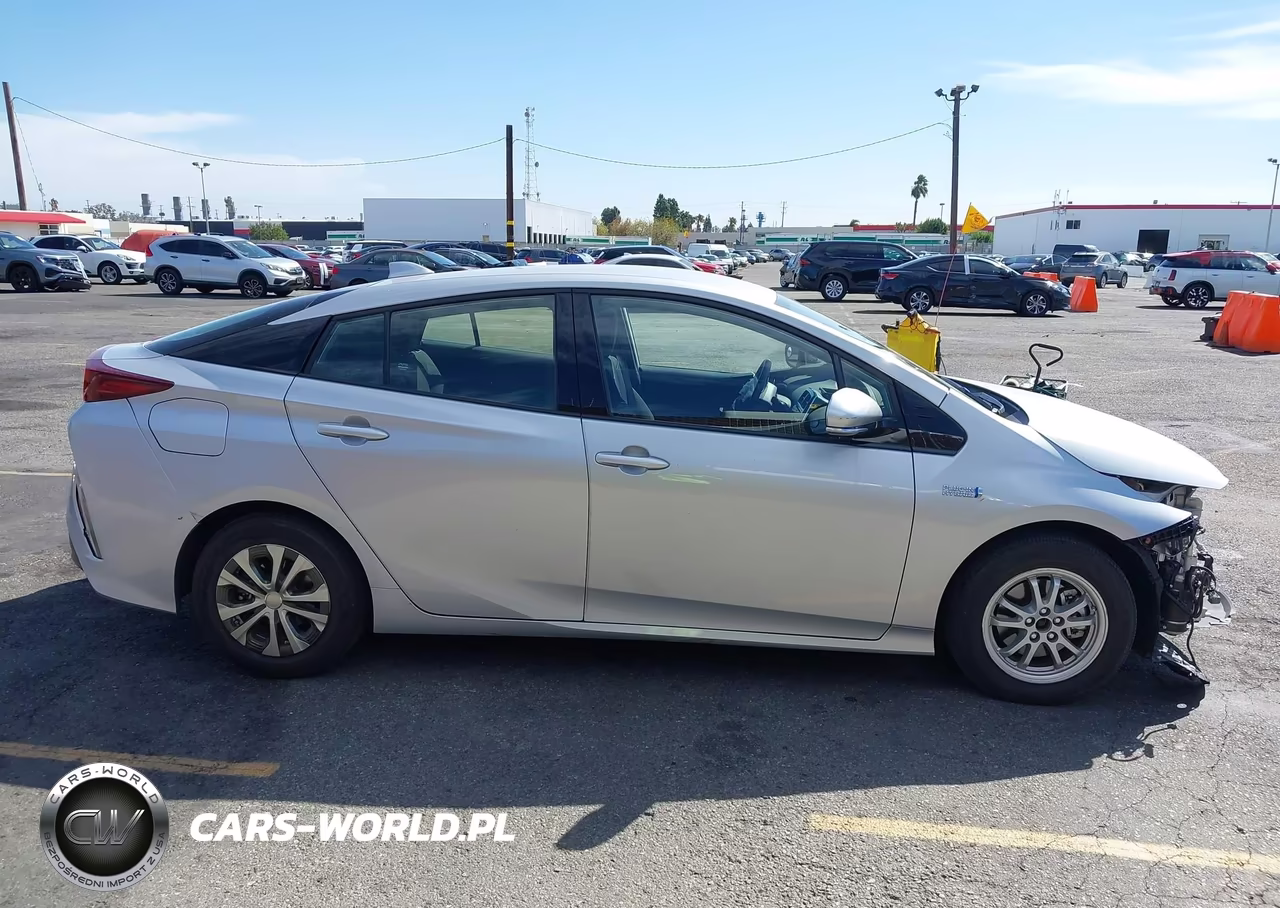 2020 Toyota Prius Prime Le VIN:JTDKARFP7L3144081 - 13