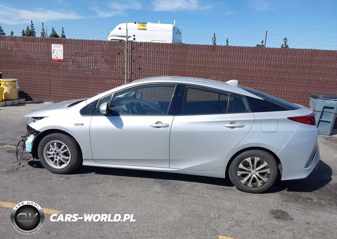 2020 Toyota Prius Prime Le VIN:JTDKARFP7L3144081 - 14