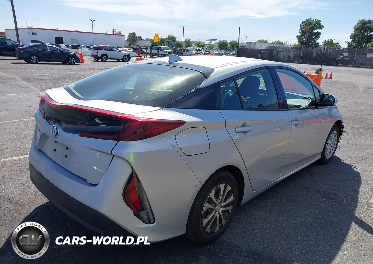 2020 Toyota Prius Prime Le VIN:JTDKARFP7L3144081 - 4