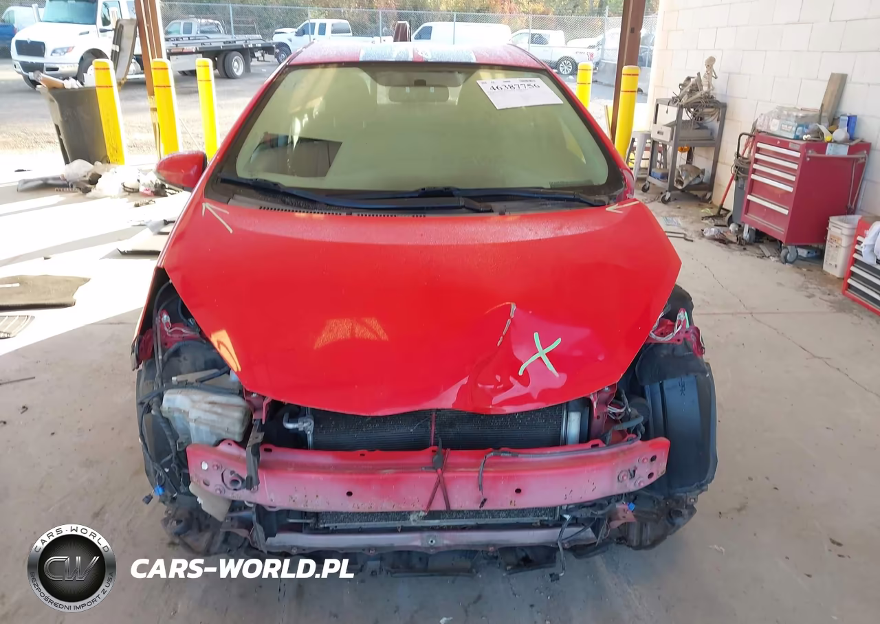 2012 Toyota Prius C Three VIN:JTDKDTB37C1520314 - 13