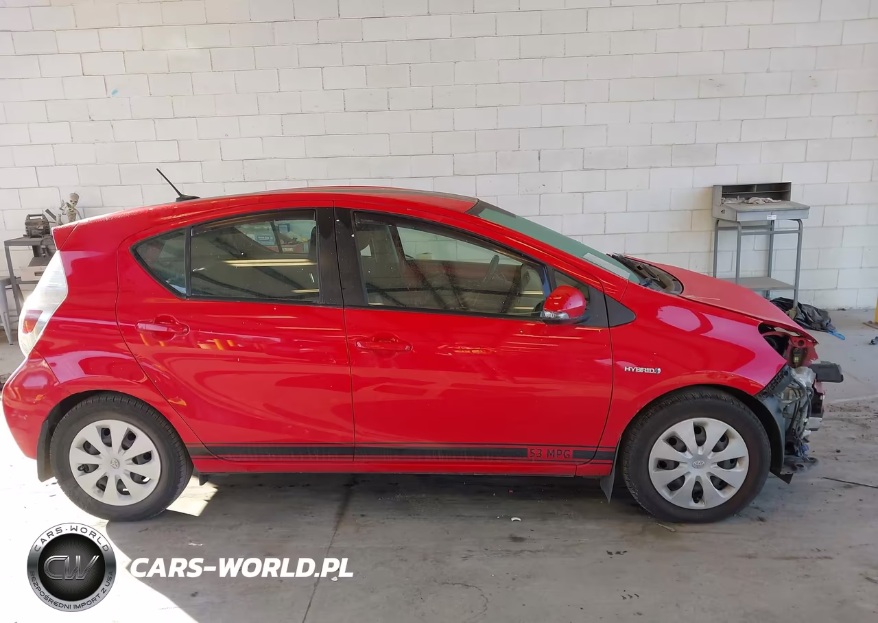 2012 Toyota Prius C Three VIN:JTDKDTB37C1520314 - 14