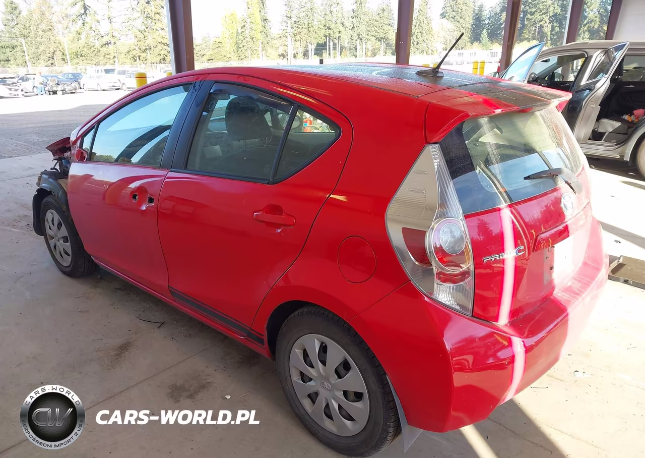 2012 Toyota Prius C Three VIN:JTDKDTB37C1520314 - 3