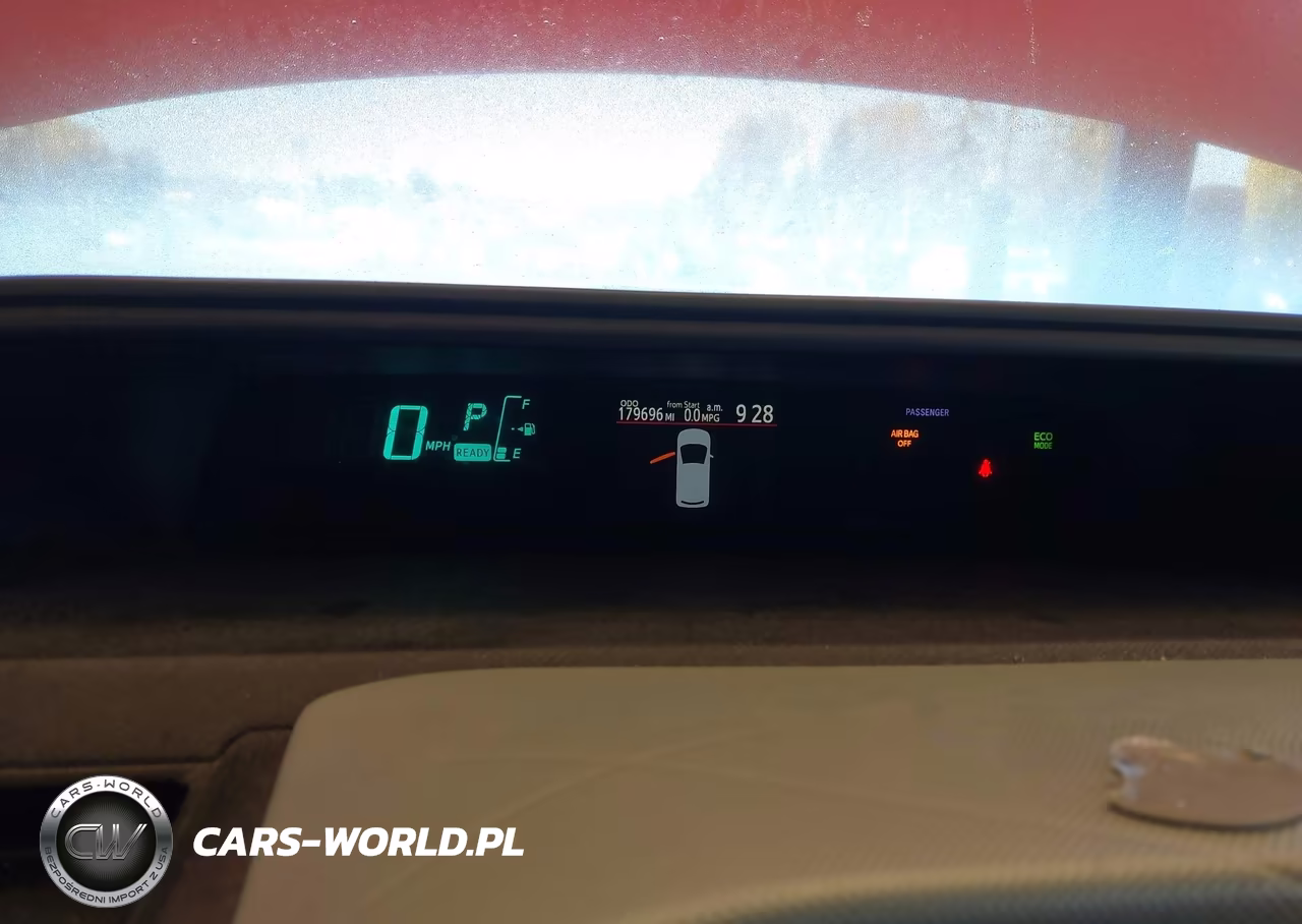 2012 Toyota Prius C Three VIN:JTDKDTB37C1520314 - 7