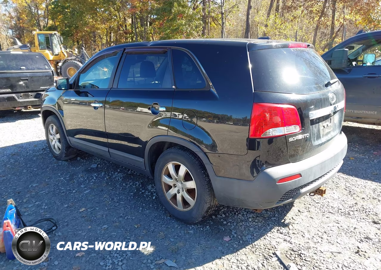 2011 Kia Sorento Lx VIN:5XYKT3A18BG096451 - 3