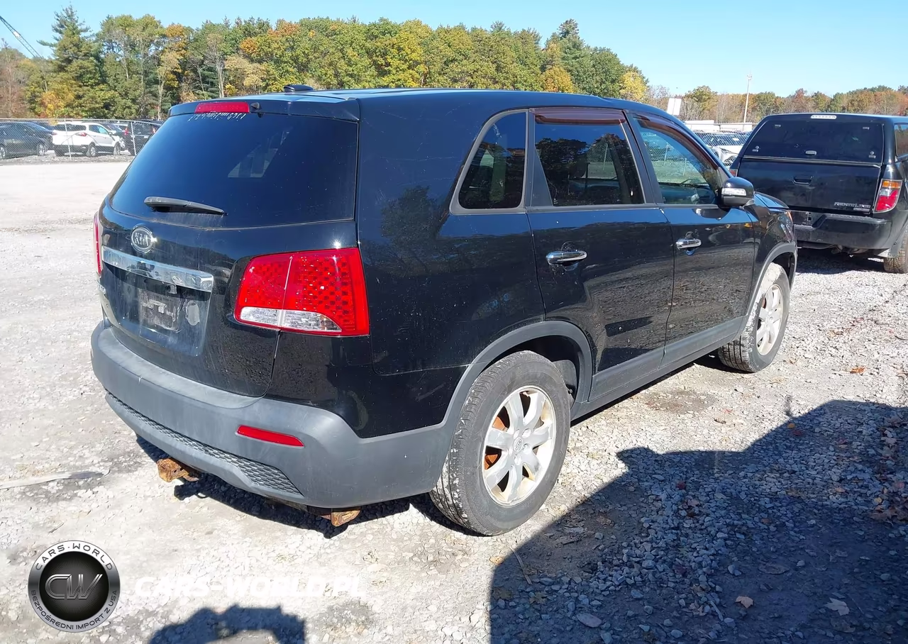 2011 Kia Sorento Lx VIN:5XYKT3A18BG096451 - 4