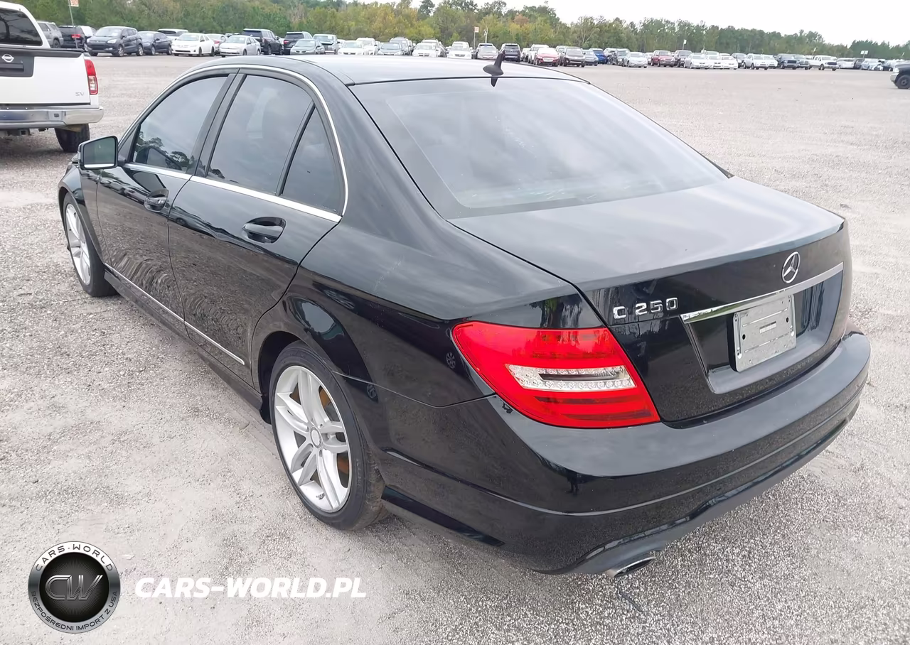2013 Mercedes-Benz C 250 Sport VIN:WDDGF4HB4DA750694 - 3