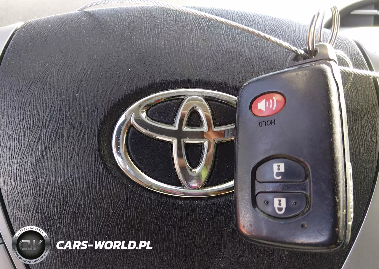2014 Toyota Prius Three VIN:JTDKN3DU7E0380289 - 11