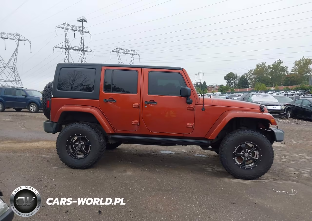 2014 Jeep Wrangler Unlimited Sahara VIN:1C4HJWEG9EL231252 - 13