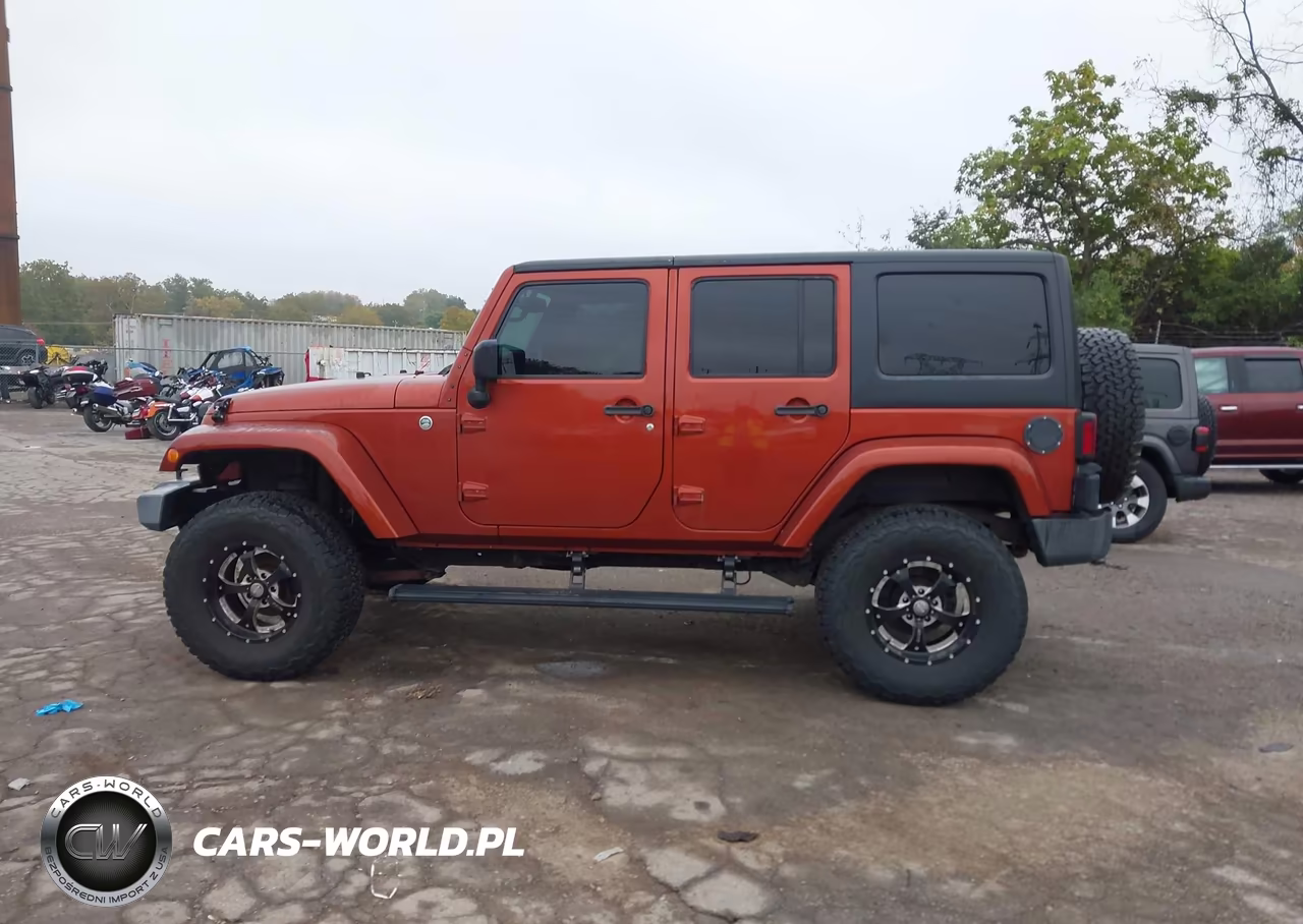 2014 Jeep Wrangler Unlimited Sahara VIN:1C4HJWEG9EL231252 - 14