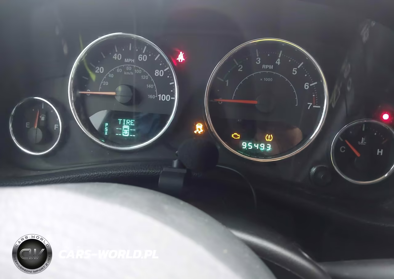2014 Jeep Wrangler Unlimited Sahara VIN:1C4HJWEG9EL231252 - 7