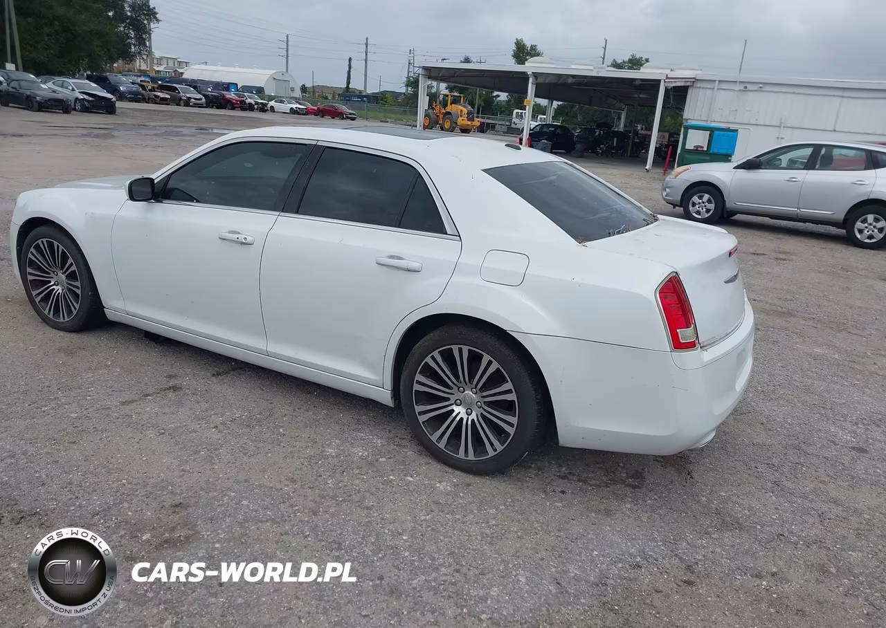2014 Chrysler 300 300S VIN:2C3CCABG0EH168040 - 3