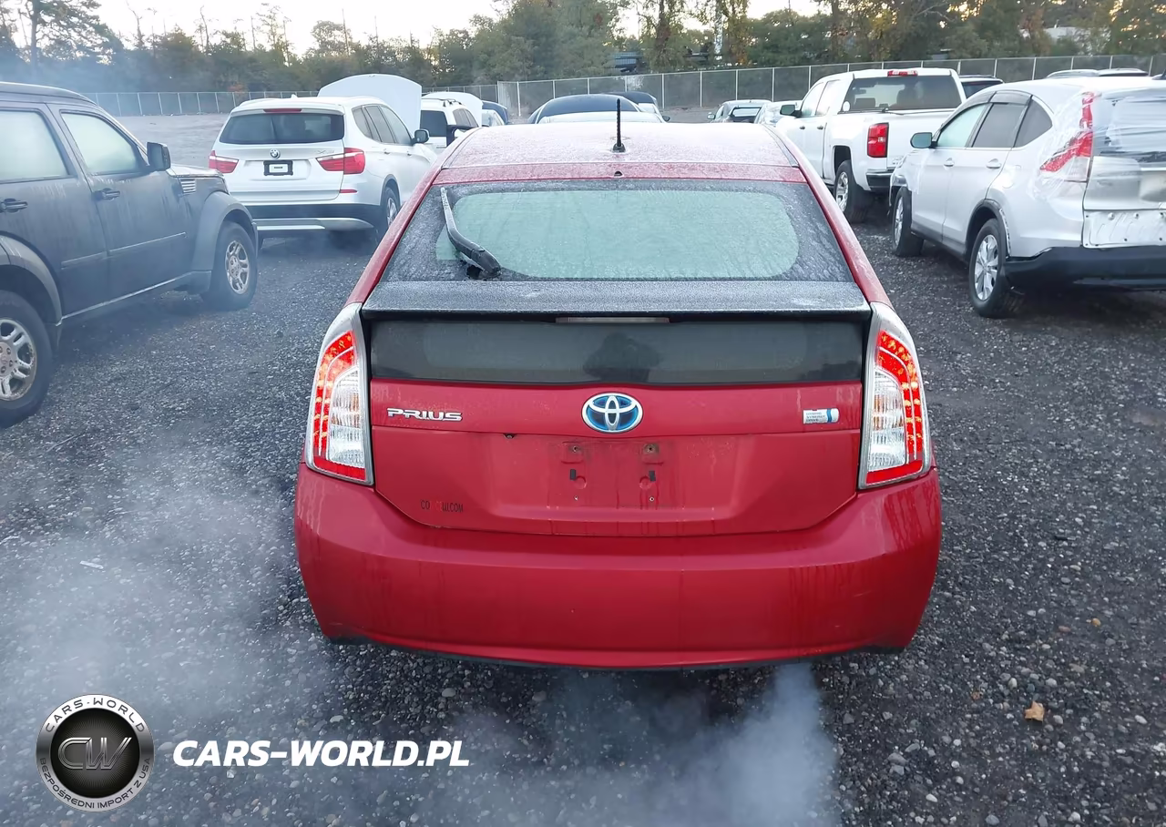 2014 Toyota Prius Two VIN:JTDKN3DU0E1774680 - 16