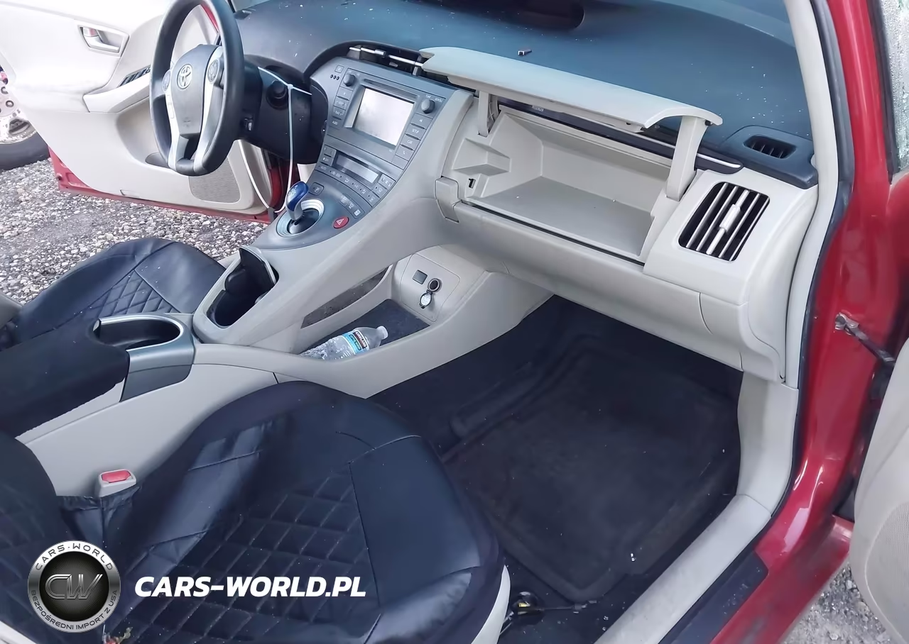 2014 Toyota Prius Two VIN:JTDKN3DU0E1774680 - 5