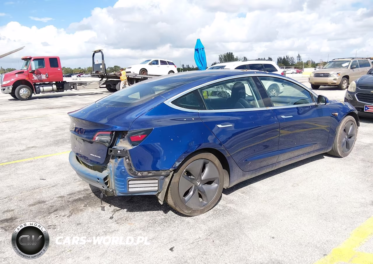 2018 Tesla Model 3 Long Range-Performance VIN:5YJ3E1EB5JF130597 - 4
