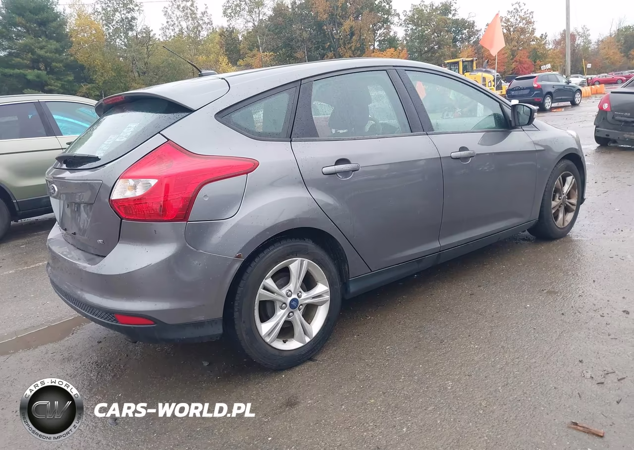 2013 Ford Focus Se VIN:1FADP3K21DL304896 - 4
