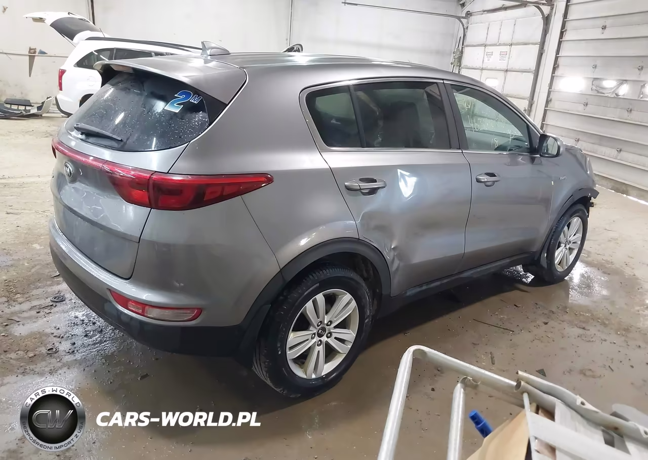 2018 Kia Sportage Lx VIN:KNDPMCAC2J7378410 - 4