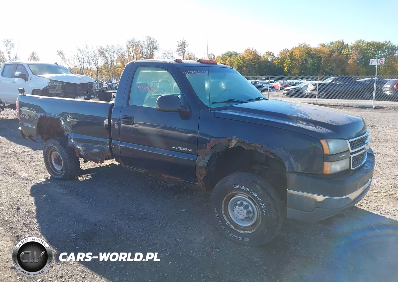 2005 Chevrolet Silverado 2500Hd Work Truck VIN:1GCHK24U15E320718 - 1