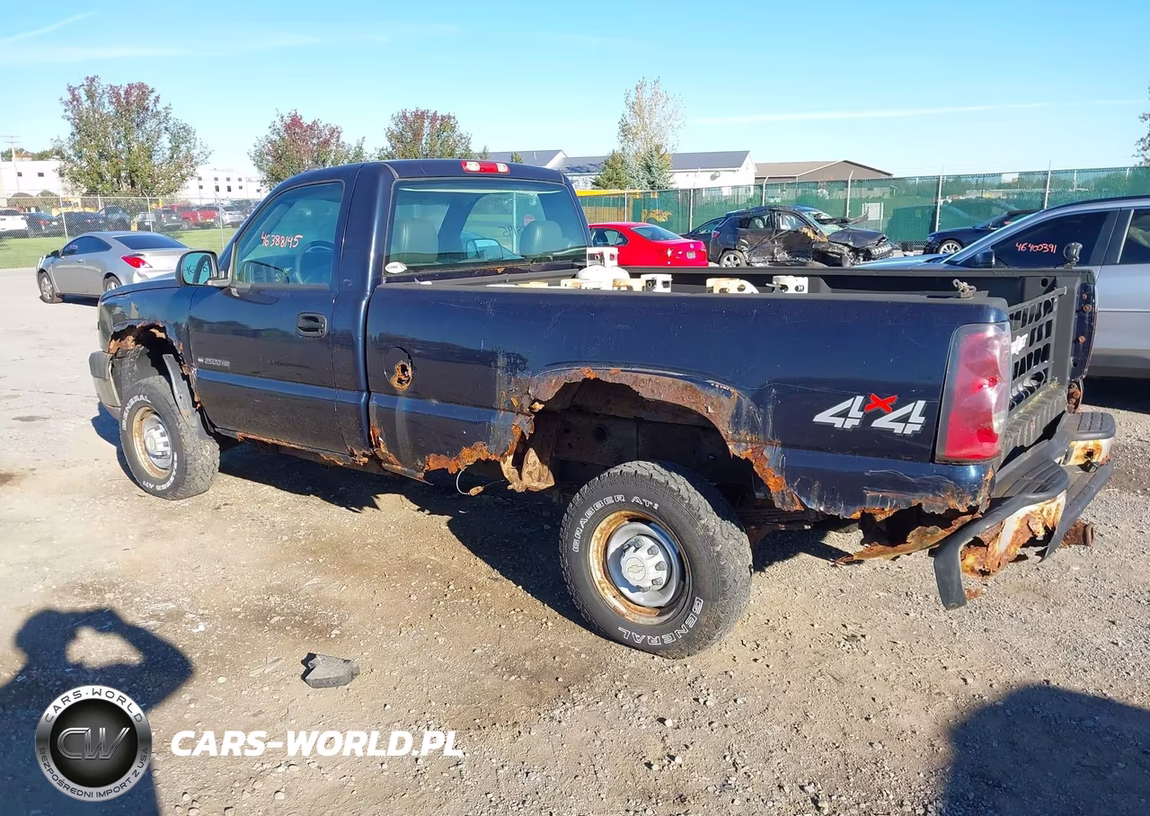 2005 Chevrolet Silverado 2500Hd Work Truck VIN:1GCHK24U15E320718 - 3