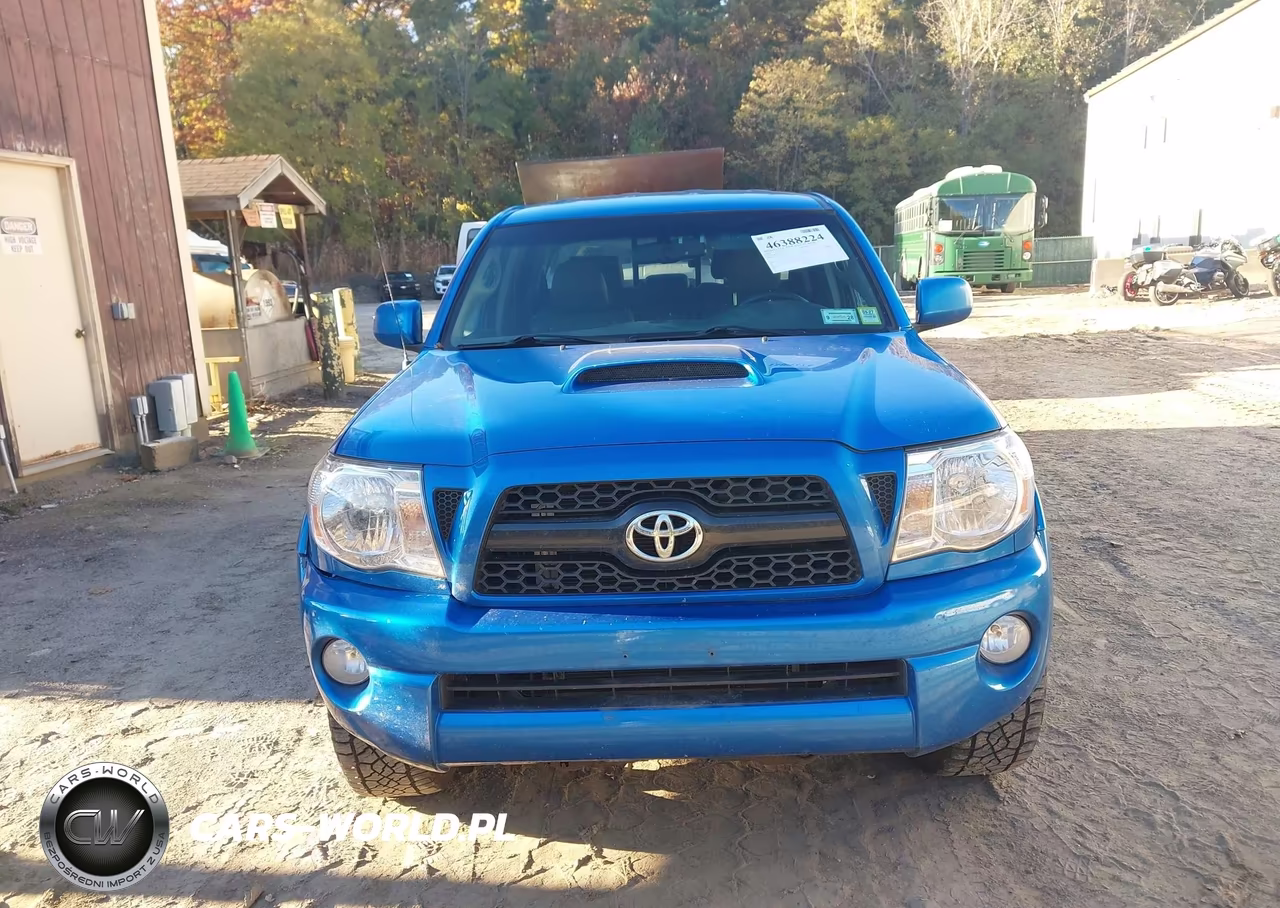 2011 Toyota Tacoma Base V6 VIN:3TMLU4EN7BM071354 - 11