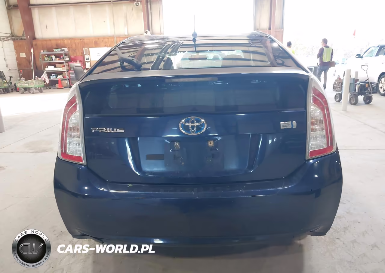2013 Toyota Prius Two VIN:JTDKN3DU9D1686662 - 16