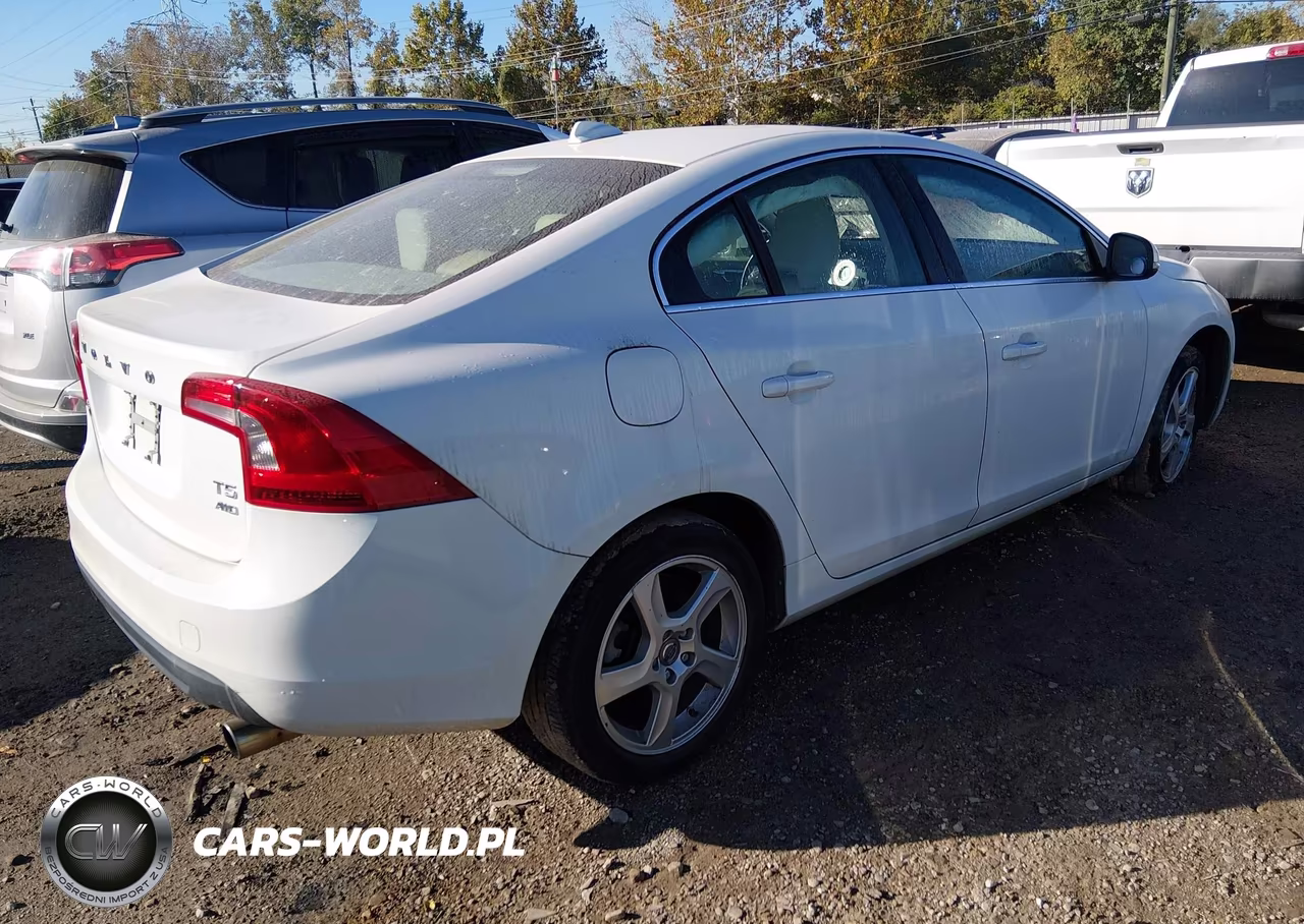 2013 Volvo S60 T5-T5 Platinum-T5 Premier-T5 Premier Plus VIN:YV1612FH8D2172040 - 4
