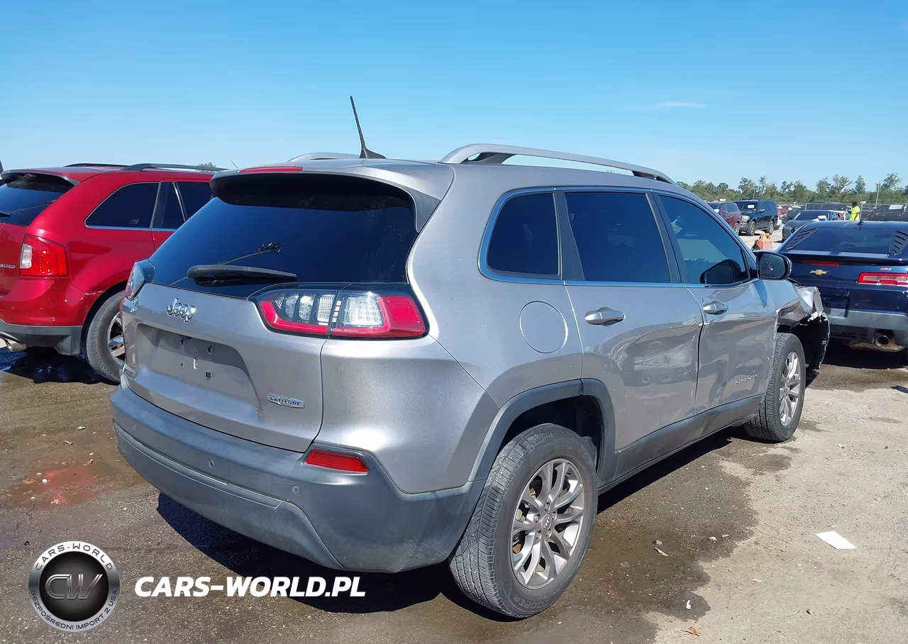 2019 Jeep Cherokee Latitude Plus Fwd VIN:1C4PJLLB2KD388130 - 4