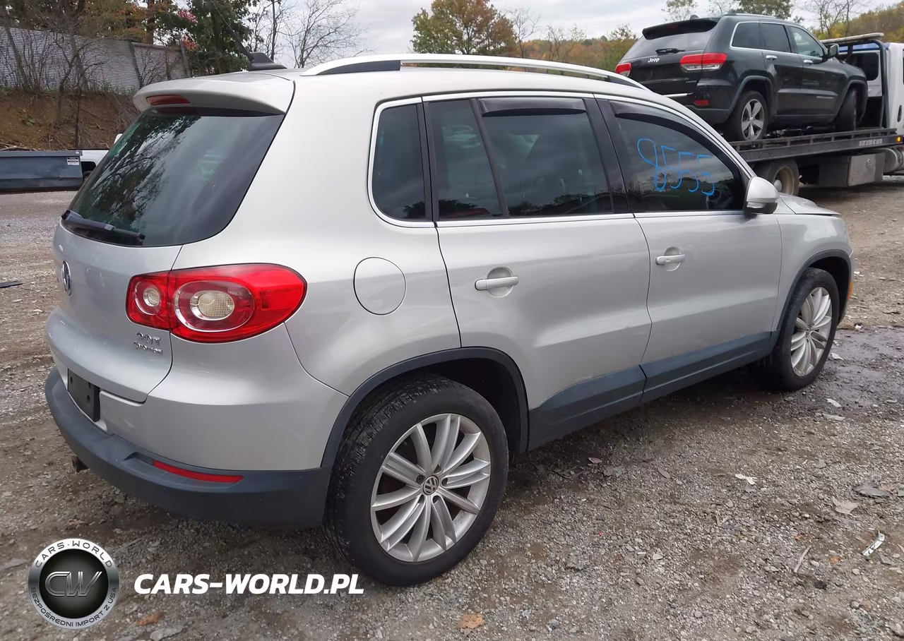 2011 Volkswagen Tiguan Sel VIN:WVGBV7AX4BW561652 - 4