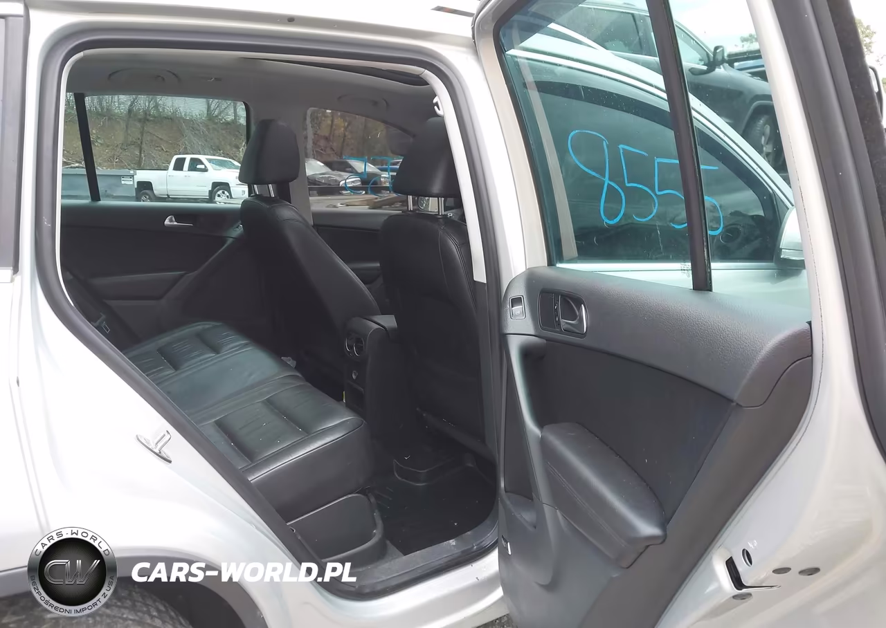 2011 Volkswagen Tiguan Sel VIN:WVGBV7AX4BW561652 - 8