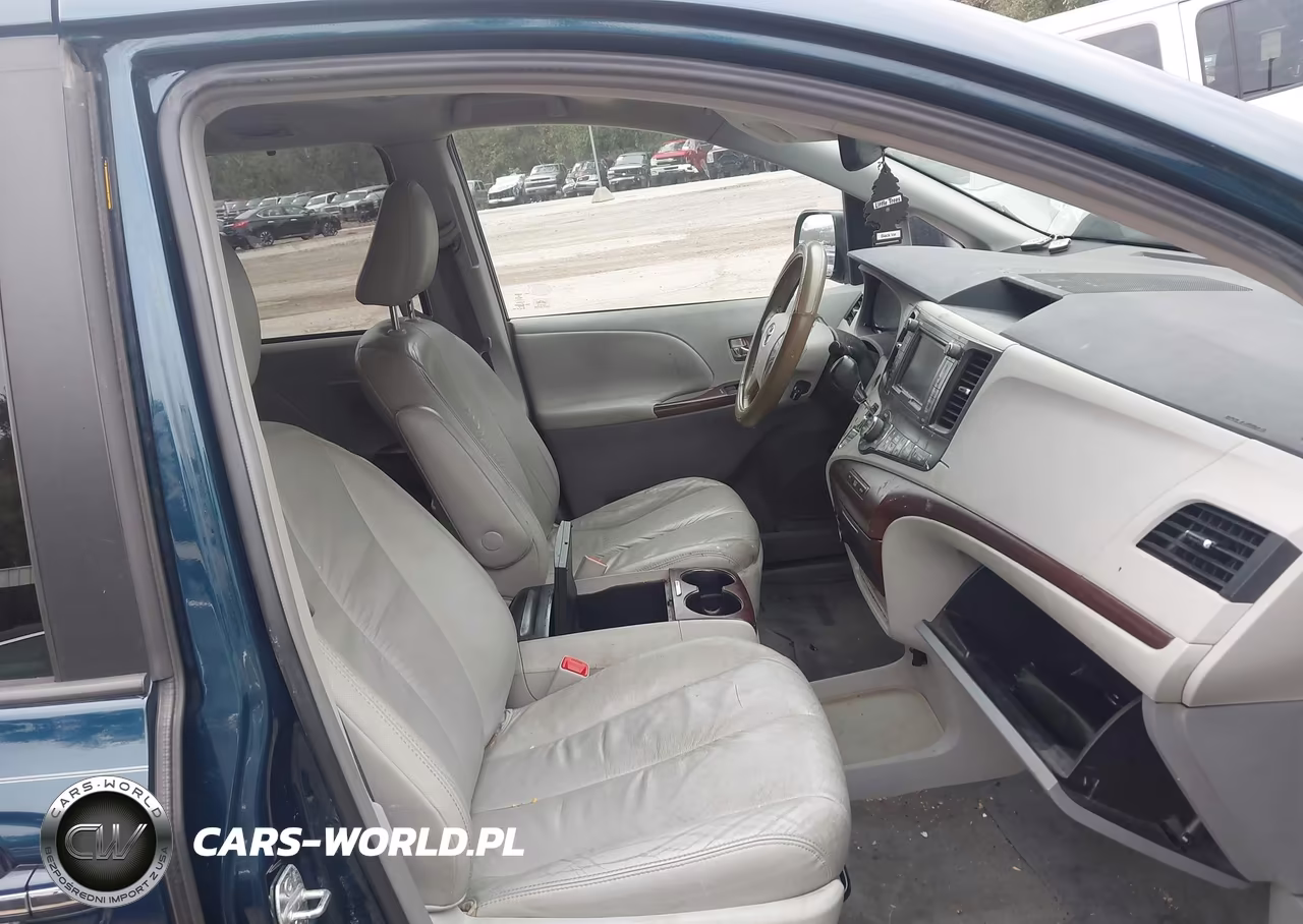 2011 Toyota Sienna Xle V6 VIN:5TDYK3DC8BS035016 - 5