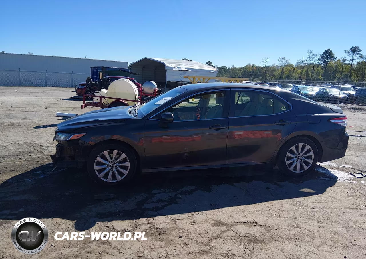 2018 Toyota Camry Le VIN:JTNB11HK8J3005122 - 14
