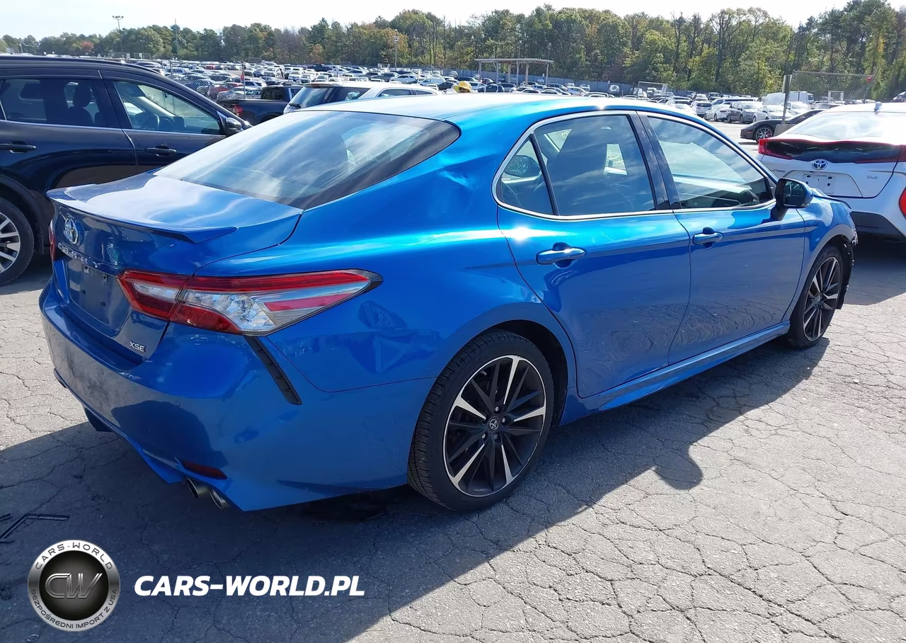 2018 Toyota Camry Xse VIN:4T1B61HK5JU008264 - 4