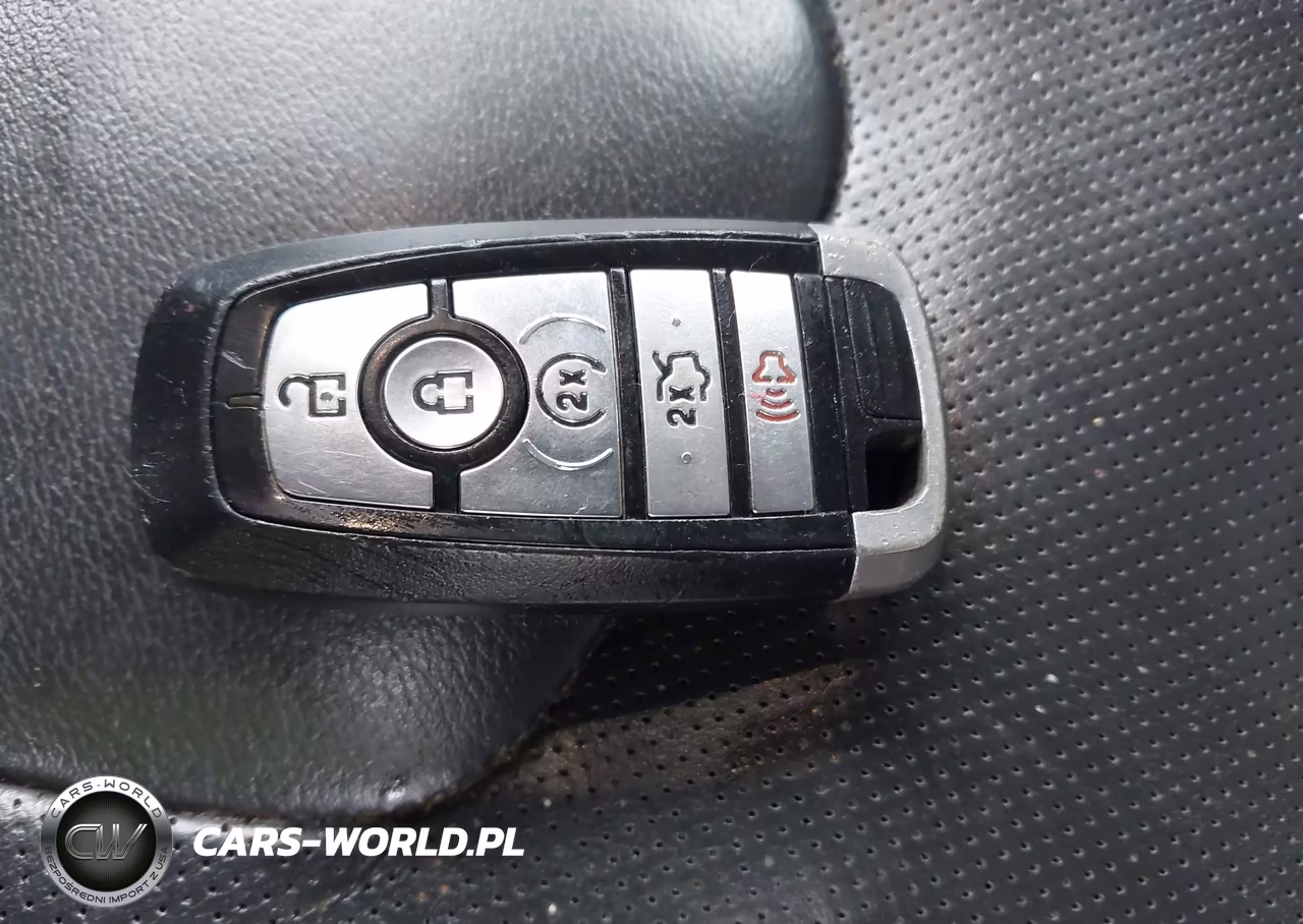 2020 Ford Fusion Hybrid Titanium VIN:3FA6P0RU3LR139660 - 11