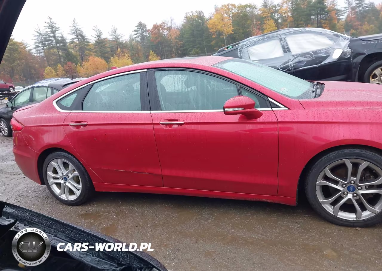 2020 Ford Fusion Hybrid Titanium VIN:3FA6P0RU3LR139660 - 13