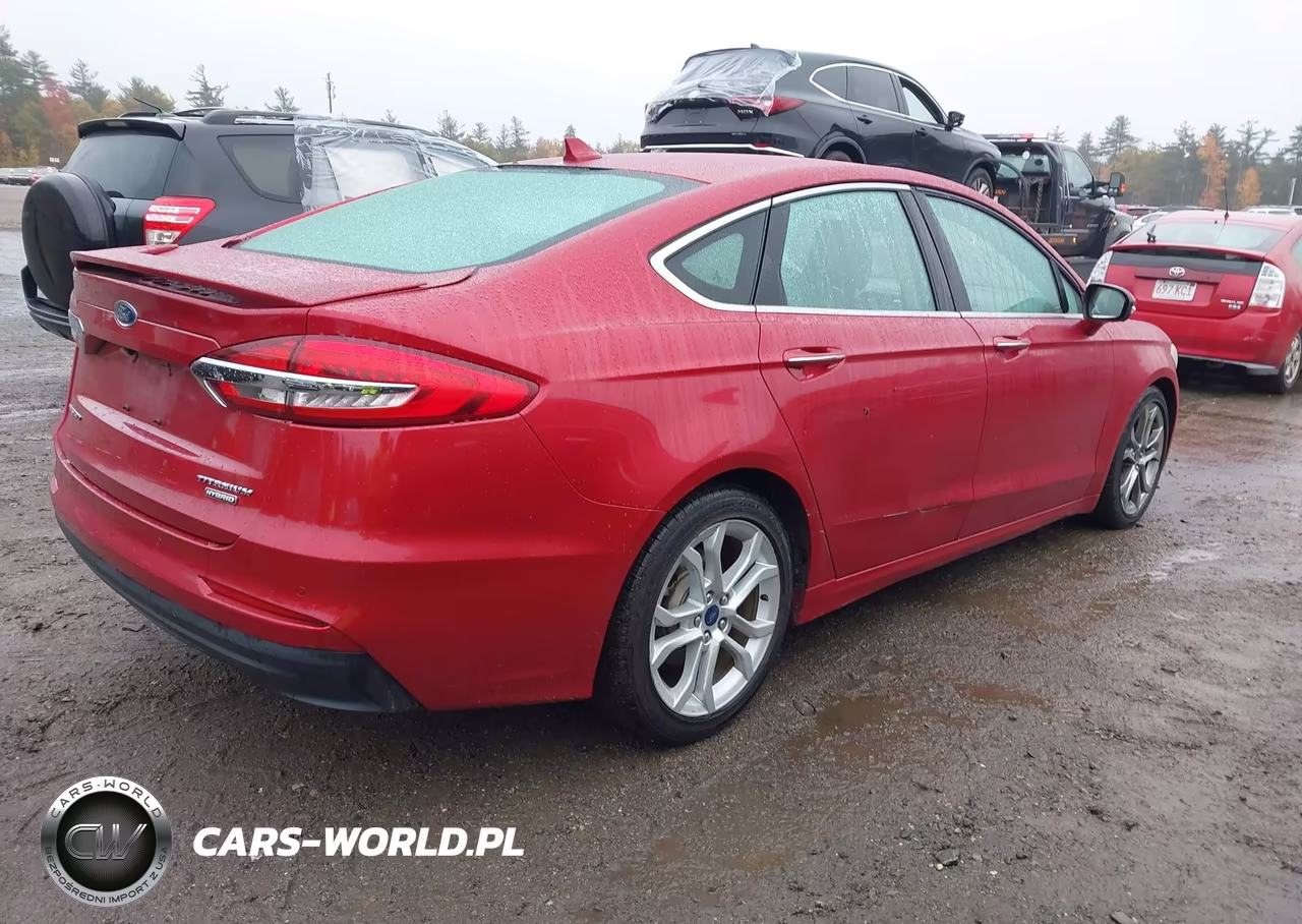 2020 Ford Fusion Hybrid Titanium VIN:3FA6P0RU3LR139660 - 4