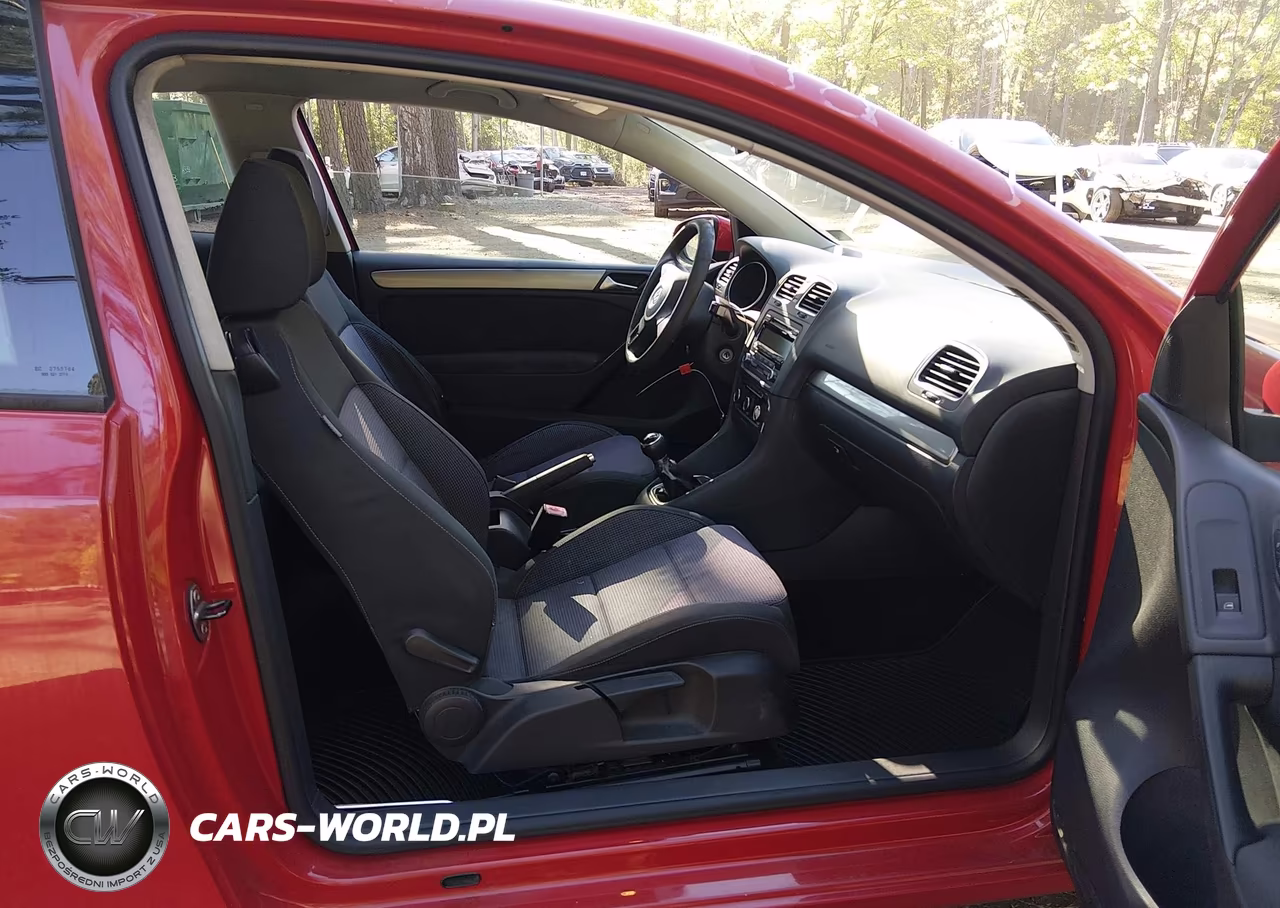 2011 Volkswagen Golf 2.5L 2-Door VIN:WVWAA7AJ3BW196954 - 5