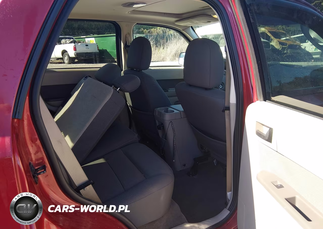 2010 Ford Escape Xlt VIN:1FMCU0D71AKA79673 - 8