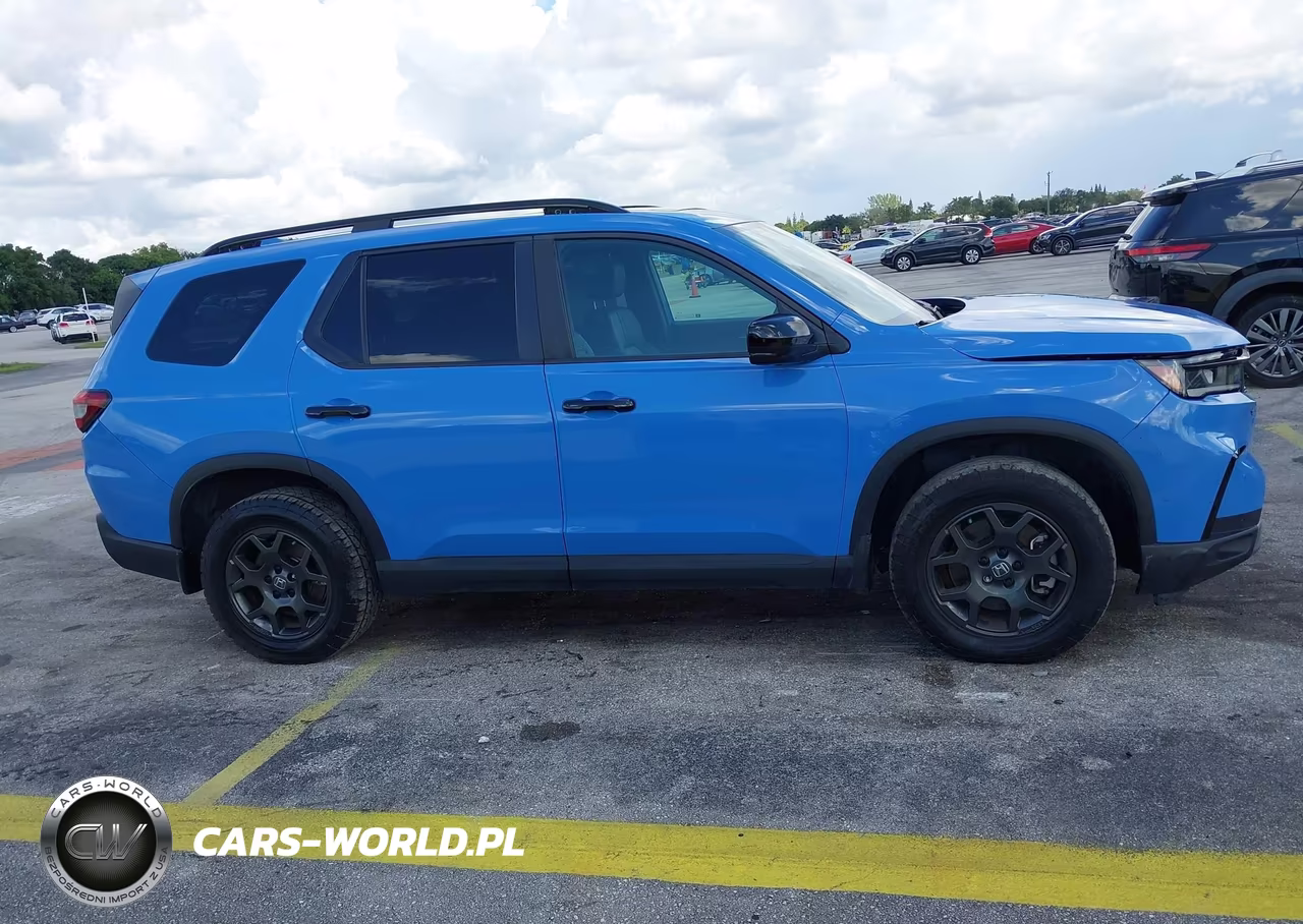 2025 Honda Pilot Trailsport VIN:5FNYG1H63SB104483 - 13