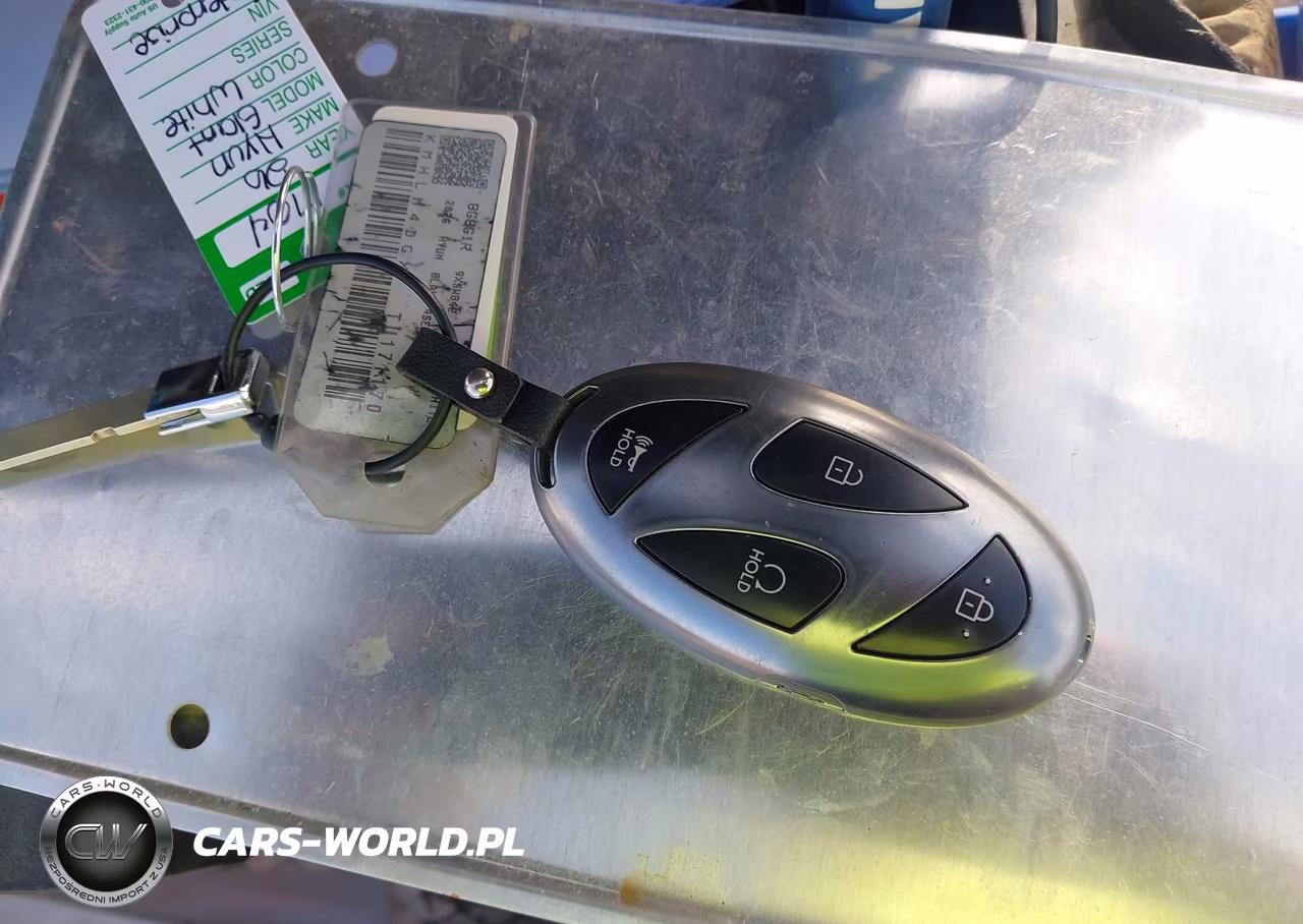 2026 Hyundai Elantra Sel Sport VIN:KMHLM4DGXTU171170 - 11