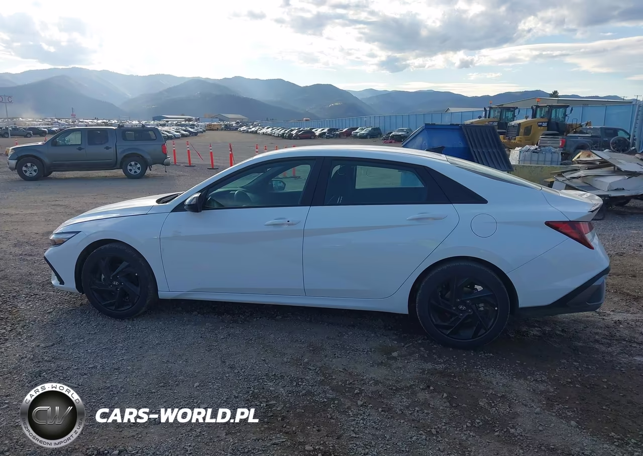 2026 Hyundai Elantra Sel Sport VIN:KMHLM4DGXTU171170 - 14