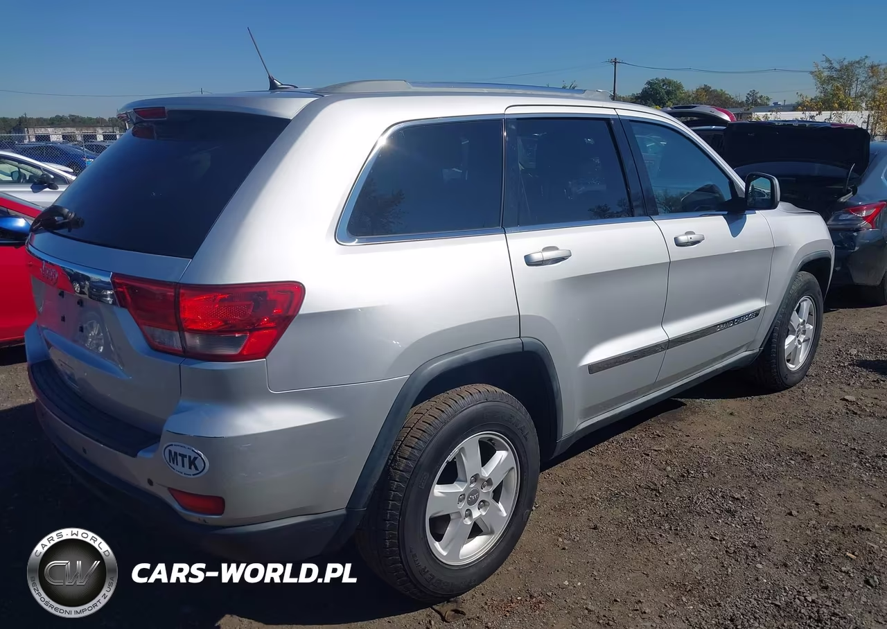 2011 Jeep Grand Cherokee Laredo VIN:1J4RR4GG7BC679672 - 4