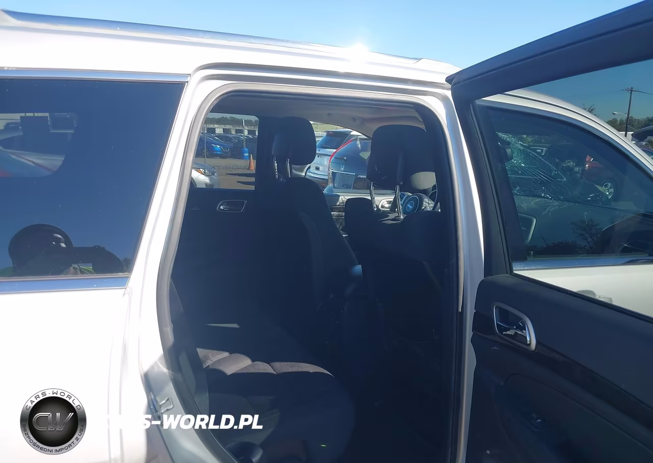 2011 Jeep Grand Cherokee Laredo VIN:1J4RR4GG7BC679672 - 8