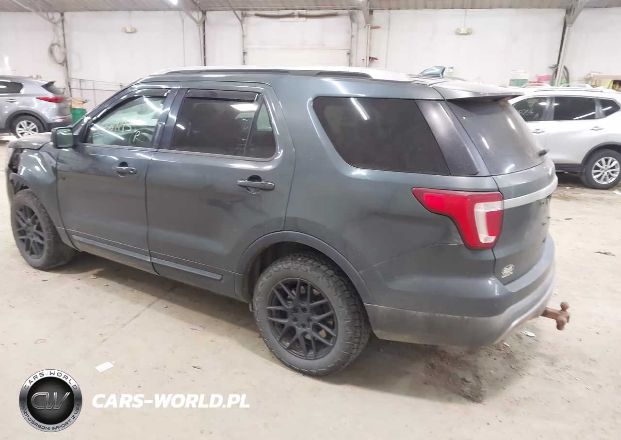 2016 Ford Explorer Xlt VIN:1FM5K8D80GGC31752 - 3