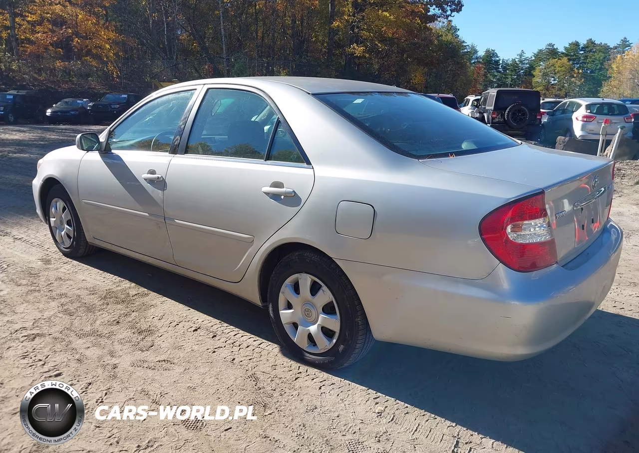 2002 Toyota Camry Le VIN:4T1BE32KX2U043830 - 3