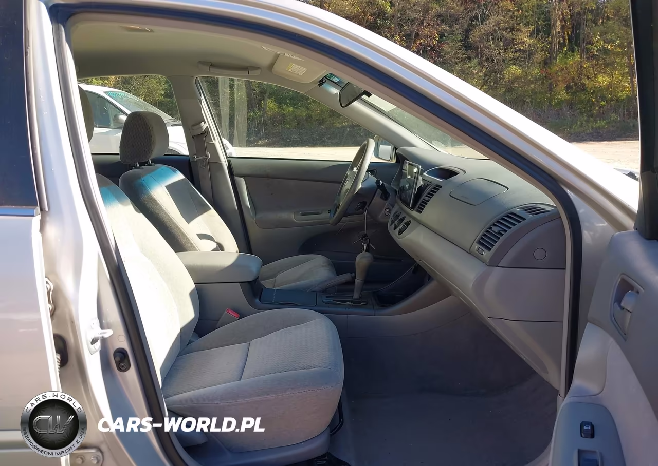 2002 Toyota Camry Le VIN:4T1BE32KX2U043830 - 5
