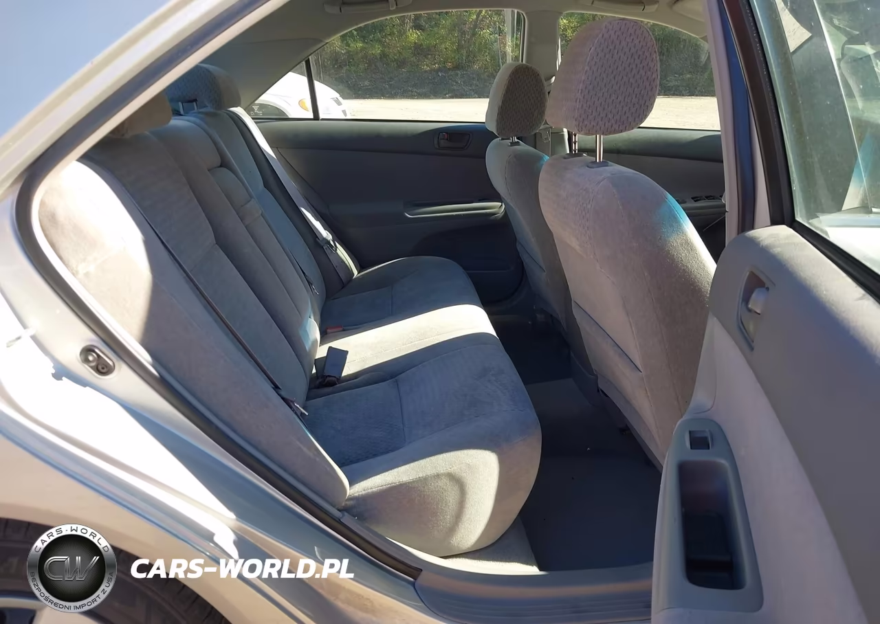 2002 Toyota Camry Le VIN:4T1BE32KX2U043830 - 8