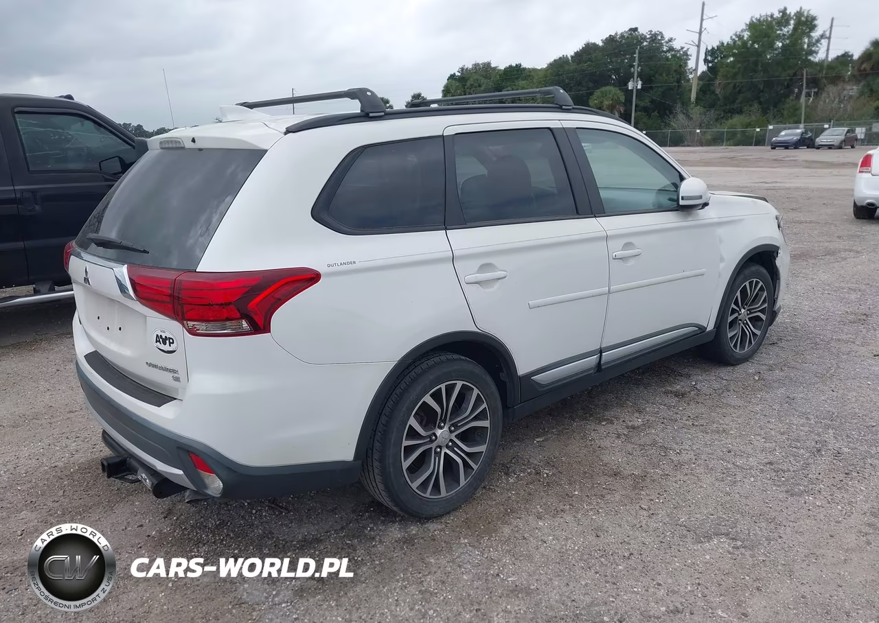 2017 Mitsubishi Outlander Se-Sel VIN:JA4AD3A38HZ005807 - 4