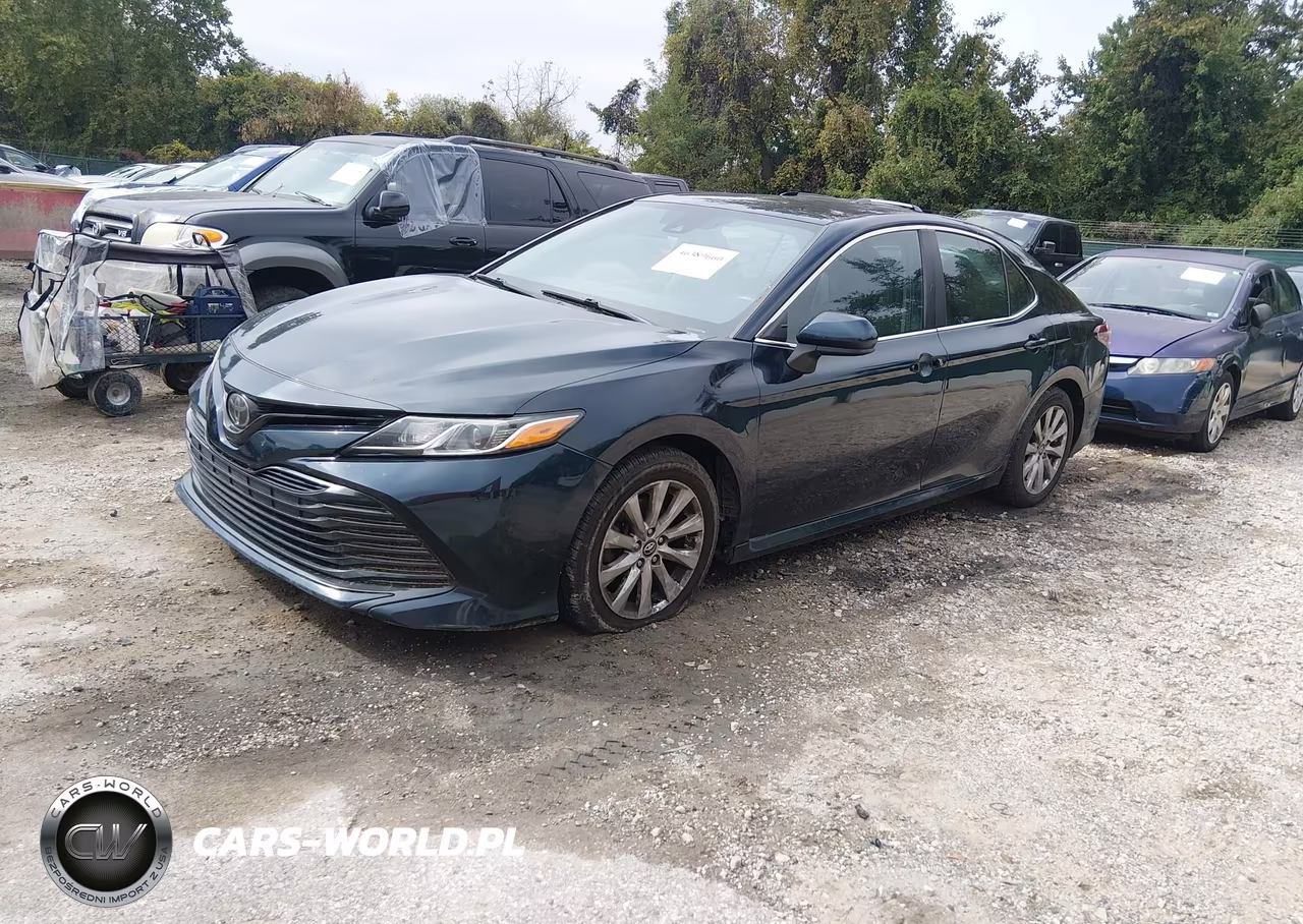 2018 Toyota Camry Le VIN:4T1B11HK1JU560231 - 2