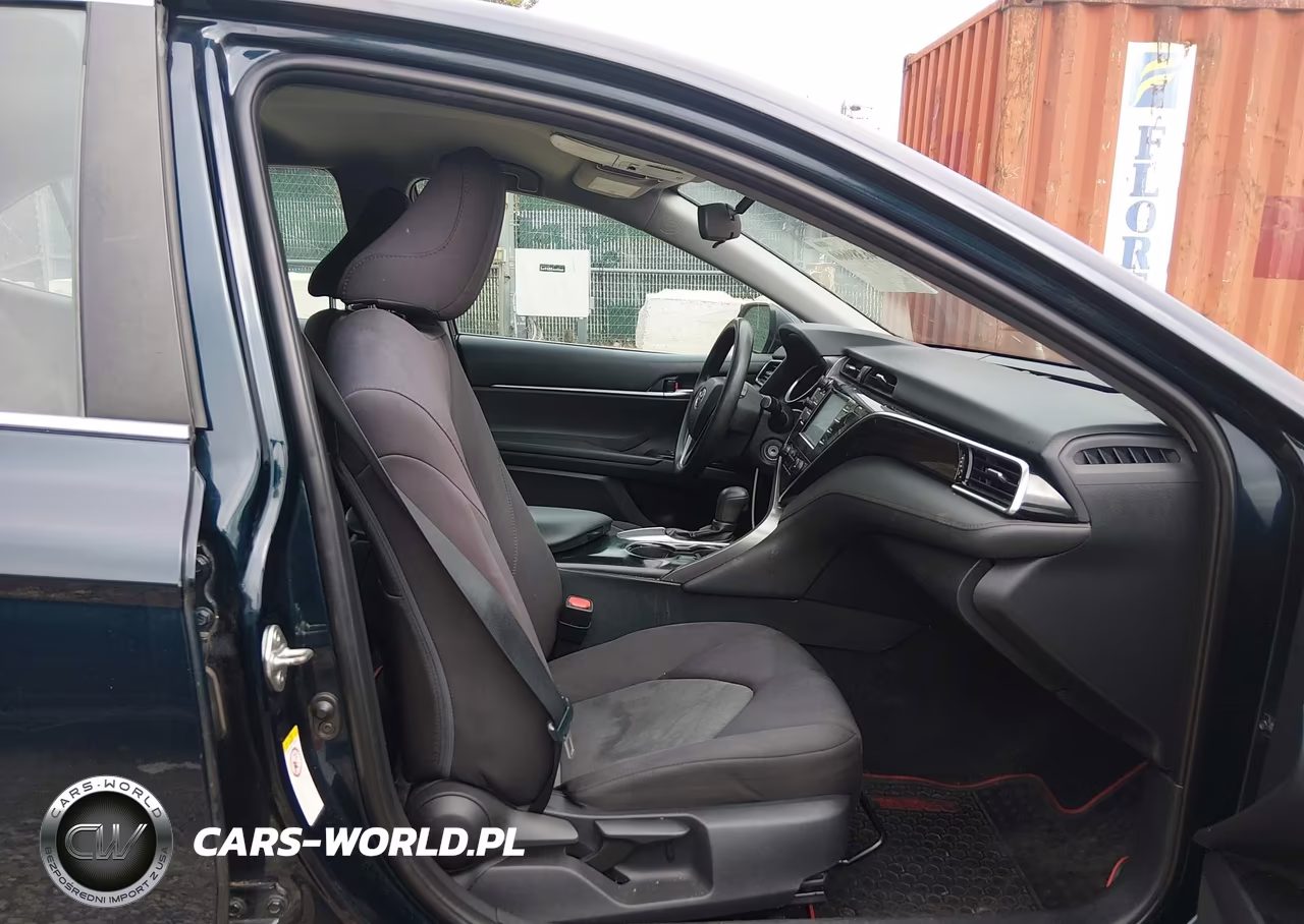 2018 Toyota Camry Le VIN:4T1B11HK1JU560231 - 5